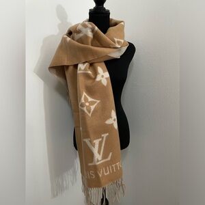 LV 100% cashmere winter scarf
